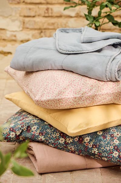 Hovedbilde Putetrekk 60x60 -  Offwhite m/ små, rosa blomster