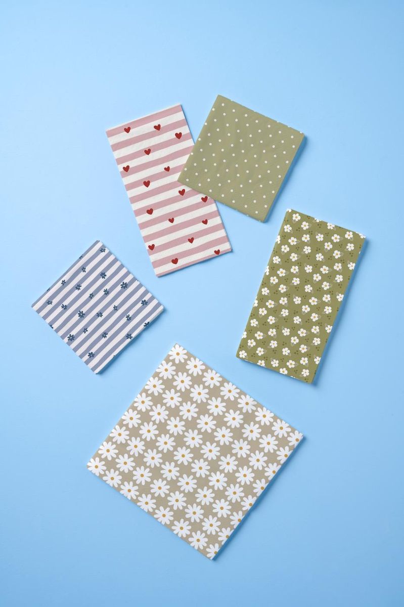 Serviett 10x20 cm - Grønn m/ hvite blomster